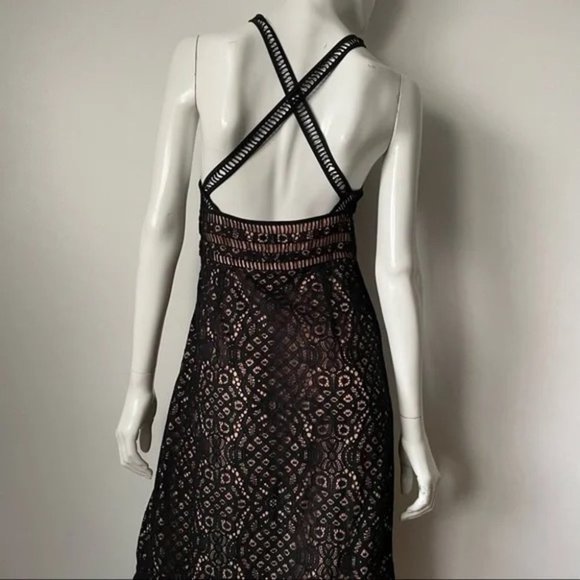 Lovers + Friends Black Lace Deep V Frill Sleeveless Dress, M - Picture 6 of 13